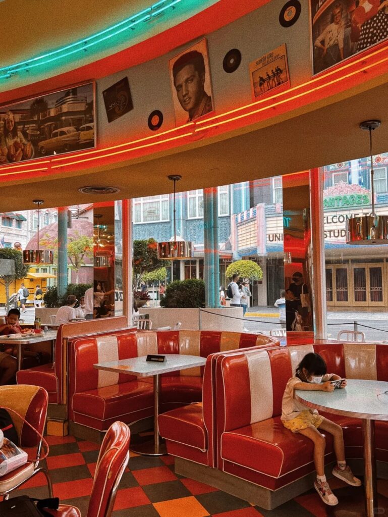 Mel’s Drive-In