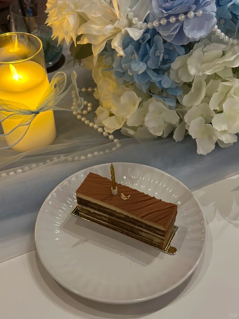 Blossom A GlassMansion